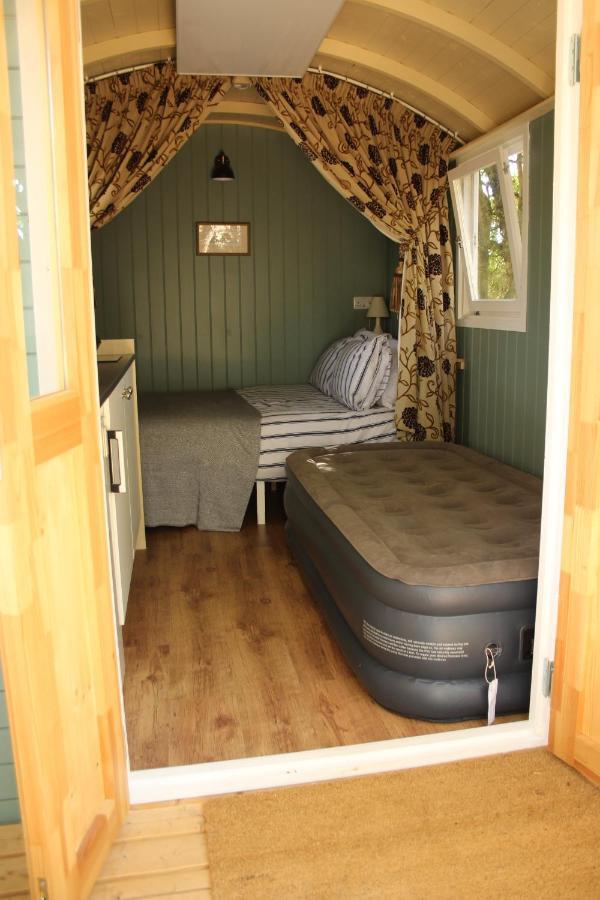The Kestrel Shepherd Hut, Whitehouse Farm Stowmarket Exterior photo